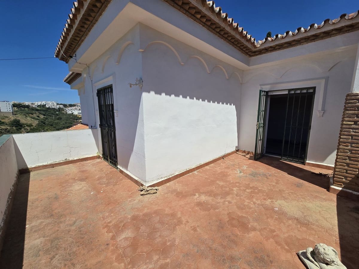 5 bedroom Villa for sale in Torrenueva with pool garage - € 1,230,000 (Ref: 10048109)