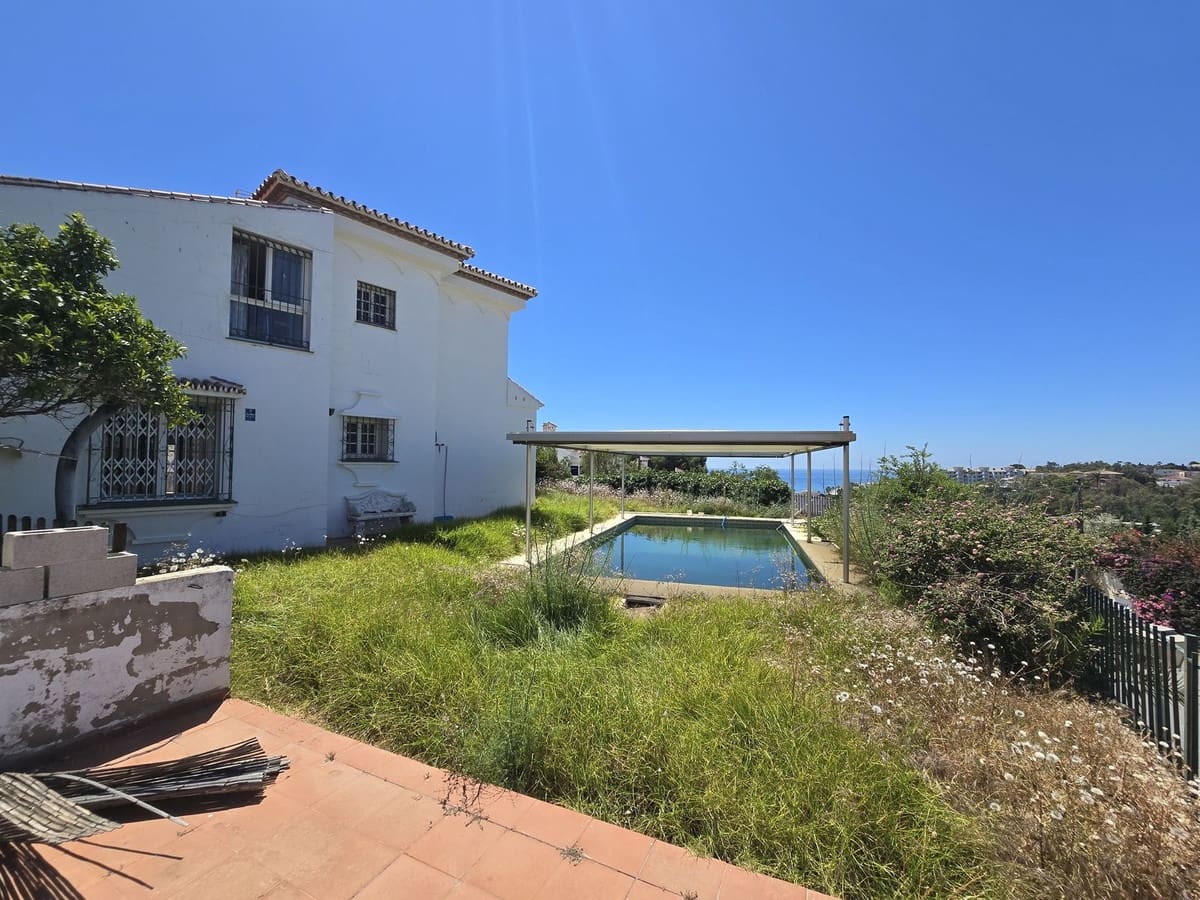 5 bedroom Villa for sale in Torrenueva with pool garage - € 1,230,000 (Ref: 10048109)