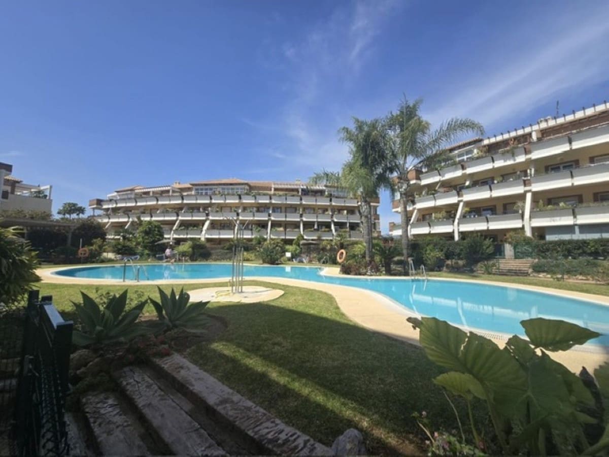 2 chambre Appartement à vendre à Riviera del Sol avec piscine garage - 330 000 € (Ref: 10079983)