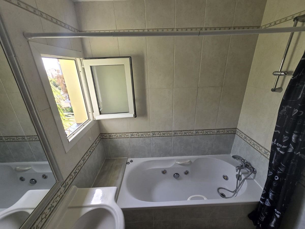 2 chambre Appartement à vendre à Riviera del Sol avec piscine garage - 330 000 € (Ref: 10079983)