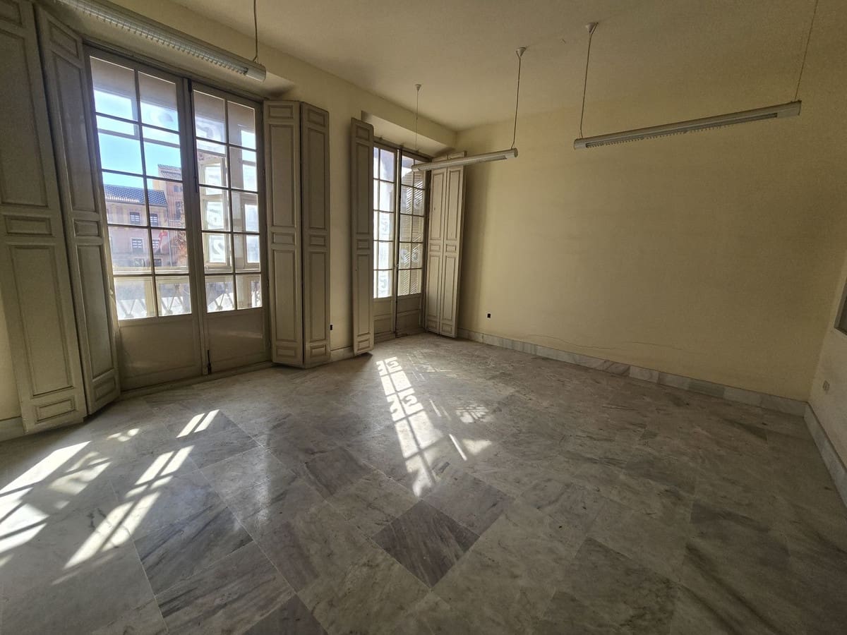 3 bedroom Apartment for sale in Malaga city - € 2,000,000 (Ref: 10099442)
