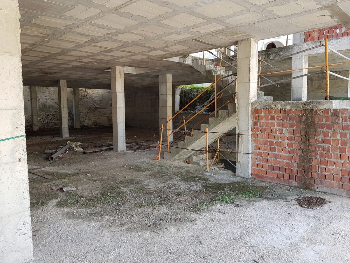 14 soveværelse Erhverv til salg i Benahavis med garage - € 520.000 (Ref: 5123332)