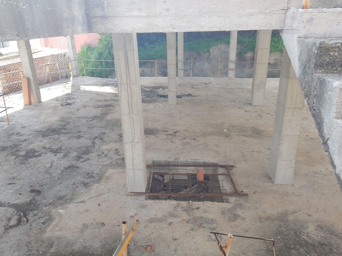 14 soveværelse Erhverv til salg i Benahavis med garage - € 520.000 (Ref: 5123332)