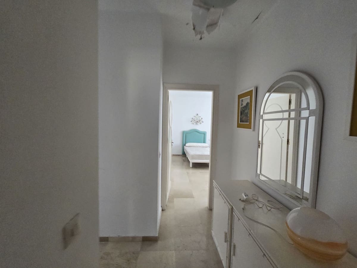 6 bedroom Villa for sale in Marbella with pool garage - € 3,200,000 (Ref: 8583331)