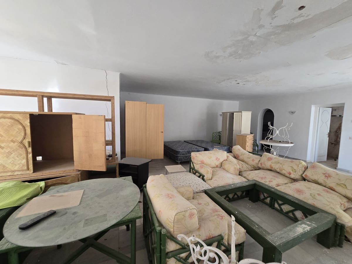 6 makuuhuone Huvila myytävänä paikassa Marbella mukana uima-altaan 
autotalli - 3 200 000 € (Ref: 8583331)