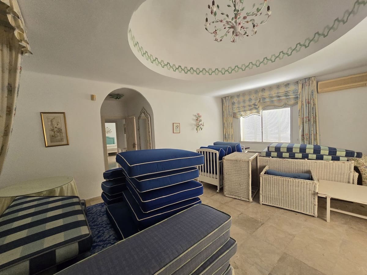 6 makuuhuone Huvila myytävänä paikassa Marbella mukana uima-altaan 
autotalli - 3 200 000 € (Ref: 8583331)