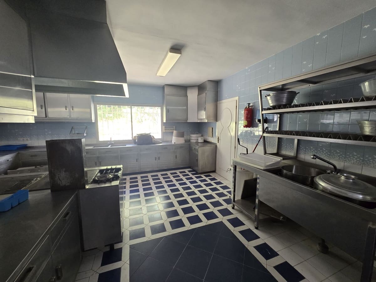 6 slaapkamer Villa te koop in Marbella met zwembad garage - € 3.200.000 (Ref: 8583331)