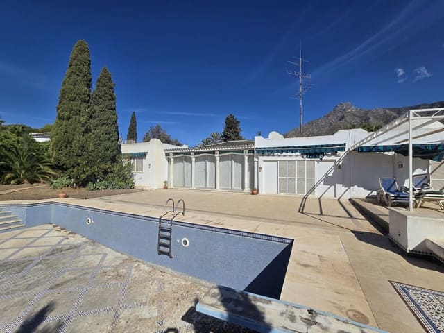 6 sypialnia Willa na sprzedaż w Marbella z basenem garażem - 3 200 000 € (Ref: 8583331)