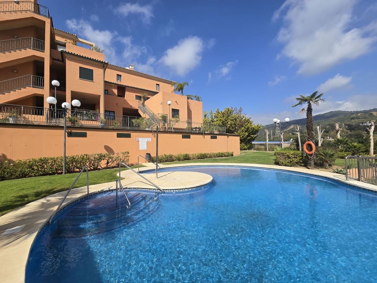 3 soveværelse Lejlighed til salg i Elviria med swimmingpool garage - € 360.000 (Ref: 8861588)