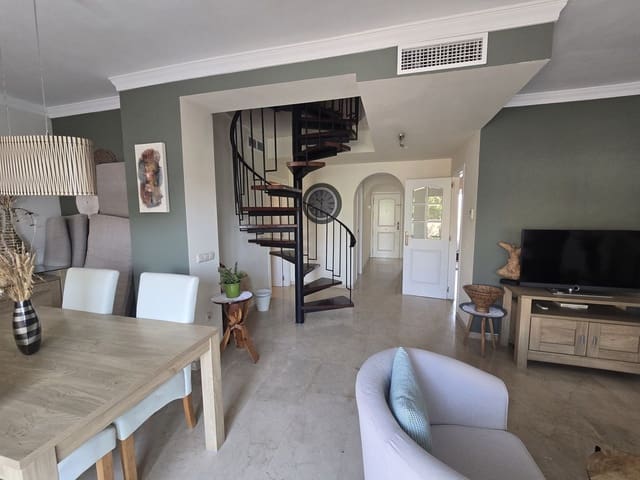 2 soveværelse Lejlighed til salg i Elviria, Marbella med swimmingpool garage - € 425.000 (Ref: 8948099)