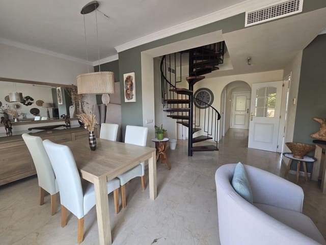 2 soveværelse Lejlighed til salg i Elviria, Marbella med swimmingpool garage - € 425.000 (Ref: 8948099)