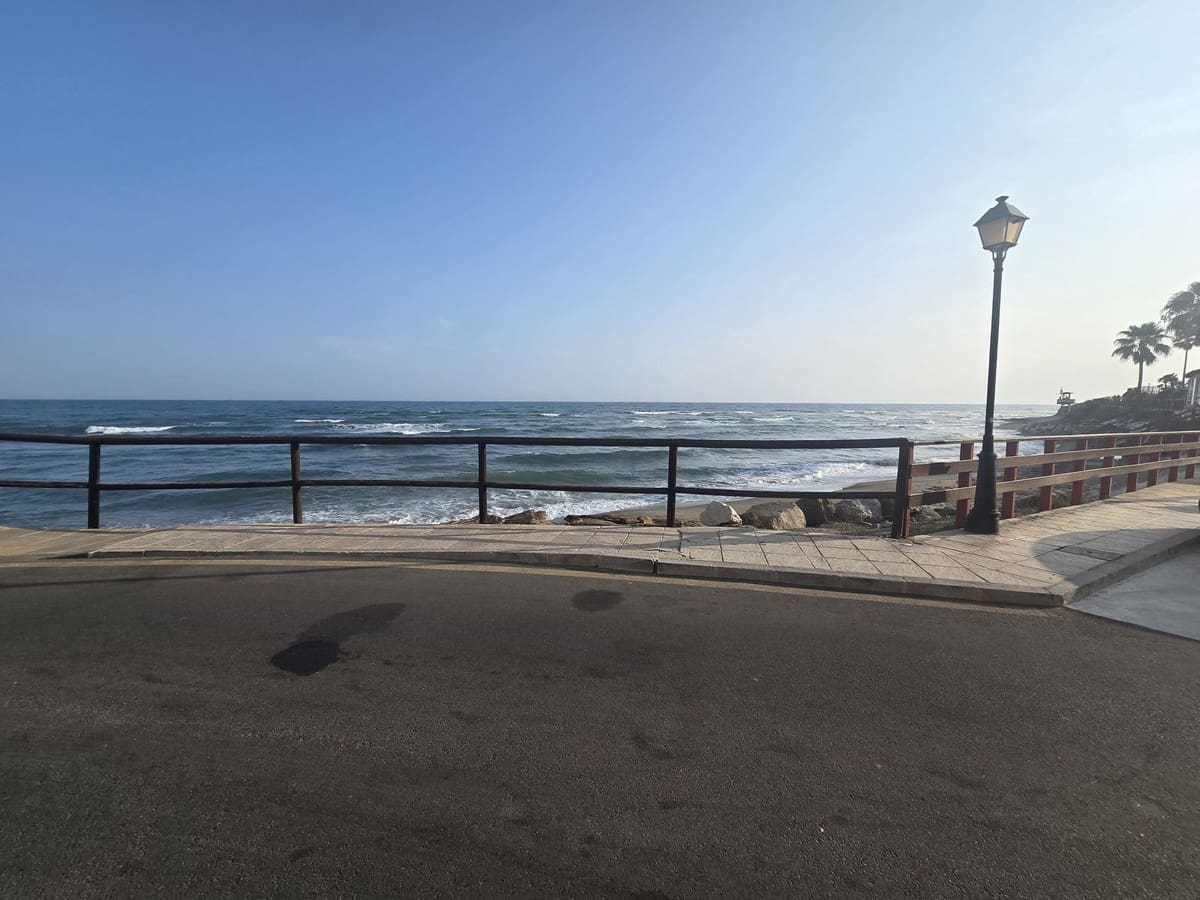 3 soverom Leilighet til salgs i Calahonda med svømmebasseng garasje - € 345 000 (Ref: 9033829)