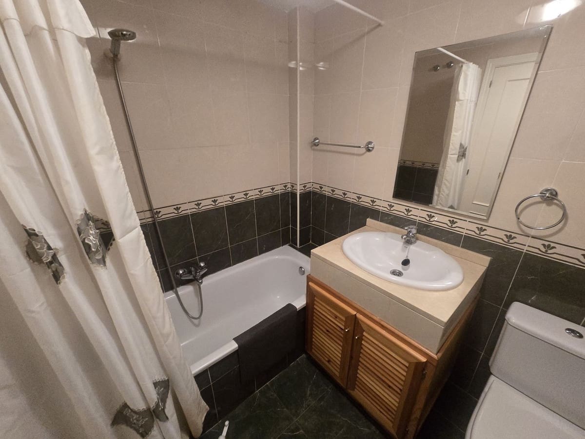 2 soverom Leilighet til salgs i Riviera del Sol med svømmebasseng garasje - € 275 000 (Ref: 9216333)