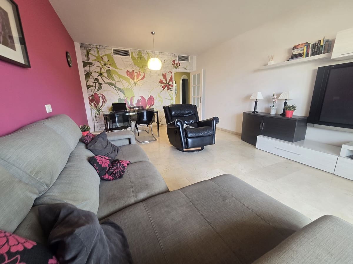 2 soverom Leilighet til salgs i Riviera del Sol med svømmebasseng garasje - € 275 000 (Ref: 9216333)