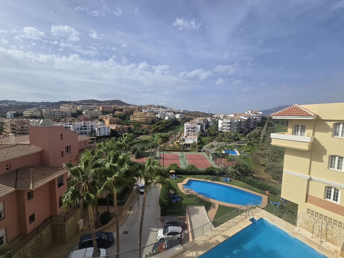 2 soverom Leilighet til salgs i Riviera del Sol med svømmebasseng garasje - € 275 000 (Ref: 9216333)