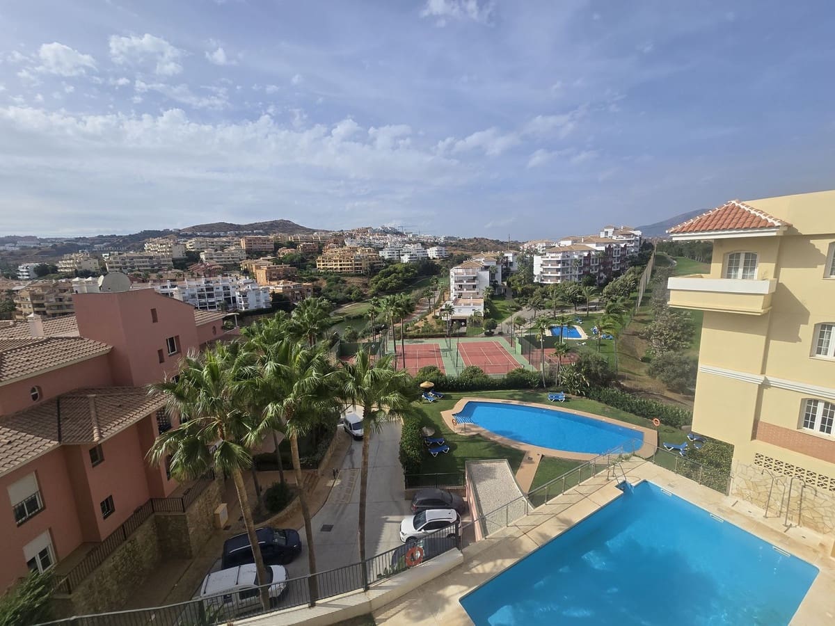 2 soverom Leilighet til salgs i Riviera del Sol med svømmebasseng garasje - € 275 000 (Ref: 9216333)