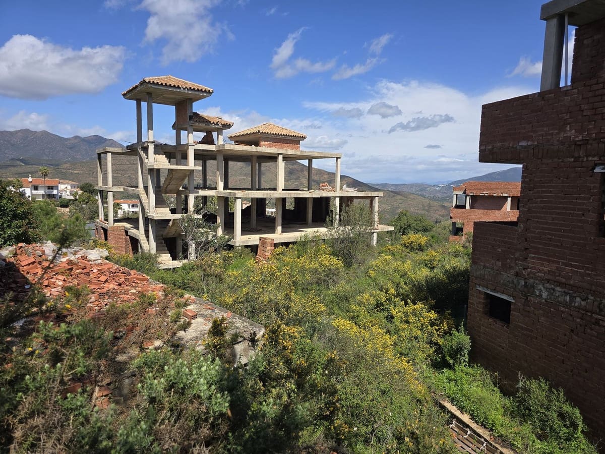 Building Plot for sale in La Mairena - € 5,950,000 (Ref: 9235771)