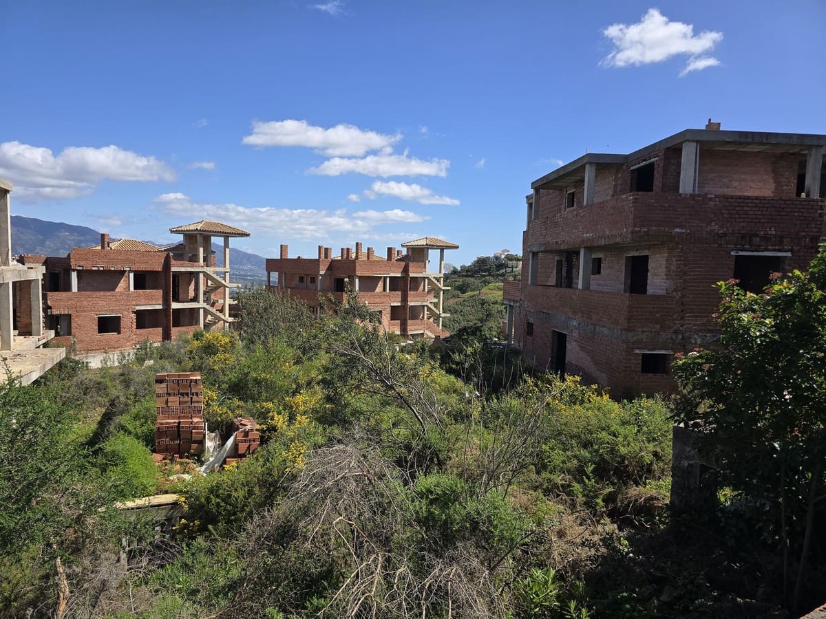 Building Plot for sale in La Mairena - € 5,950,000 (Ref: 9235771)