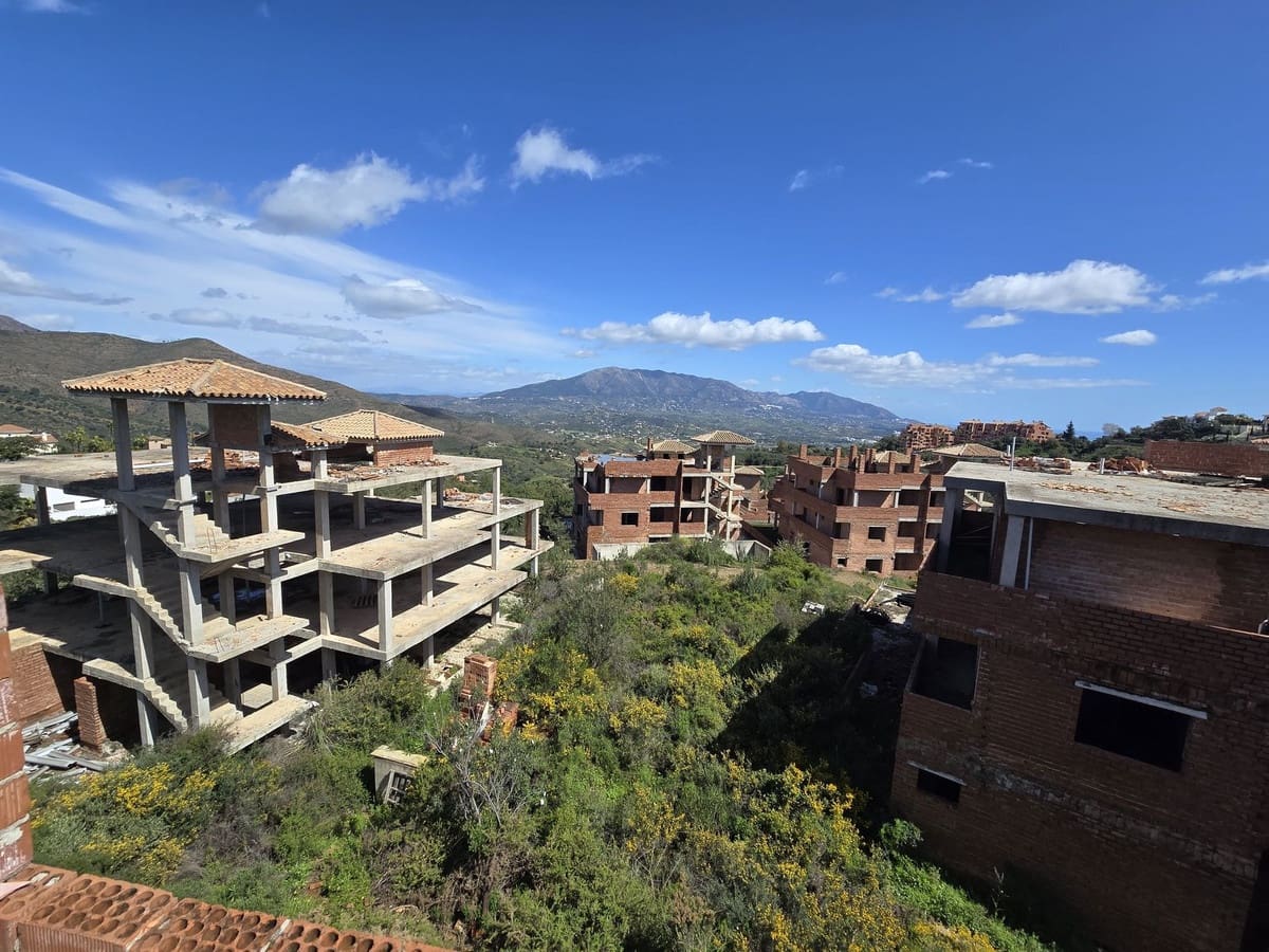 Building Plot for sale in La Mairena - € 5,950,000 (Ref: 9235771)