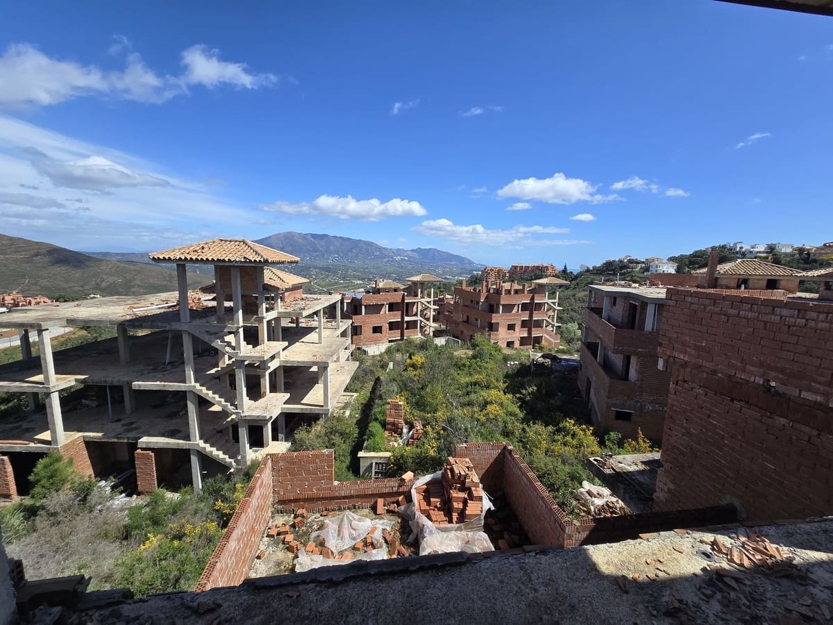 Building Plot for sale in La Mairena - € 5,950,000 (Ref: 9235771)