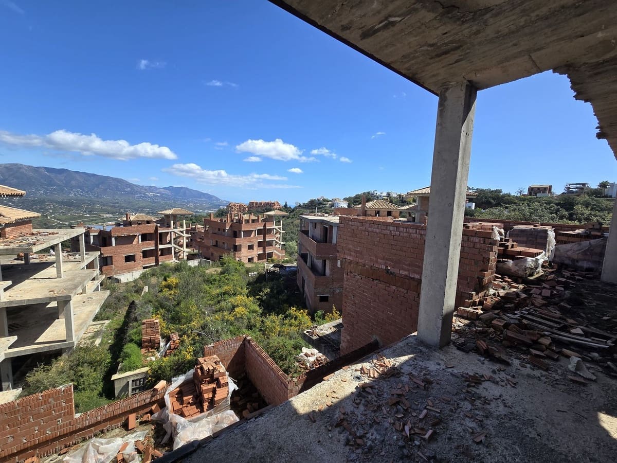 Building Plot for sale in La Mairena - € 5,950,000 (Ref: 9235771)