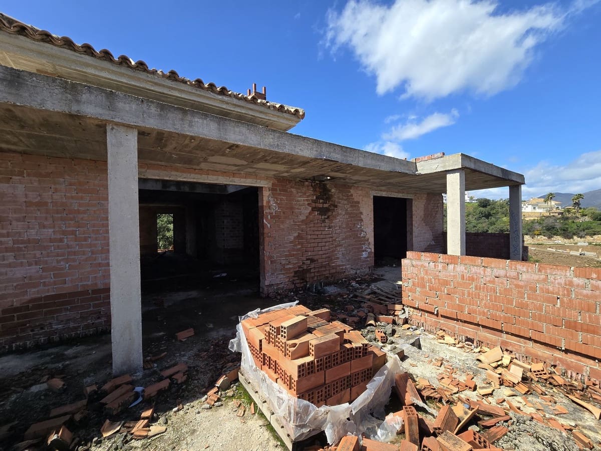 Building Plot for sale in La Mairena - € 5,950,000 (Ref: 9235771)