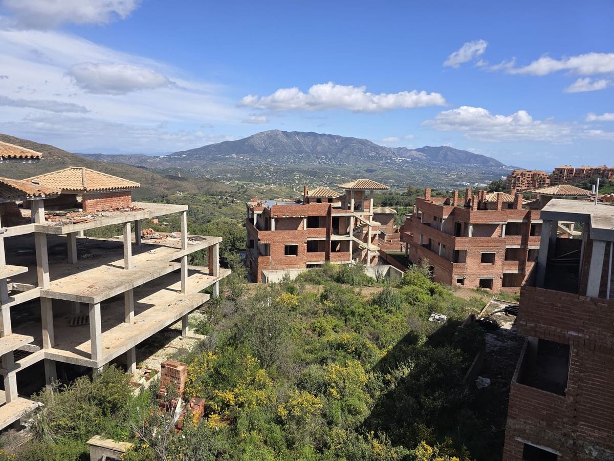 Building Plot for sale in La Mairena - € 5,950,000 (Ref: 9235771)