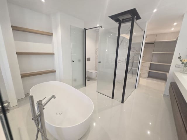 4 soverom Leilighet til salgs i Puerto Banus, Marbella med svømmebasseng garasje - € 4 950 000 (Ref: 9332686)