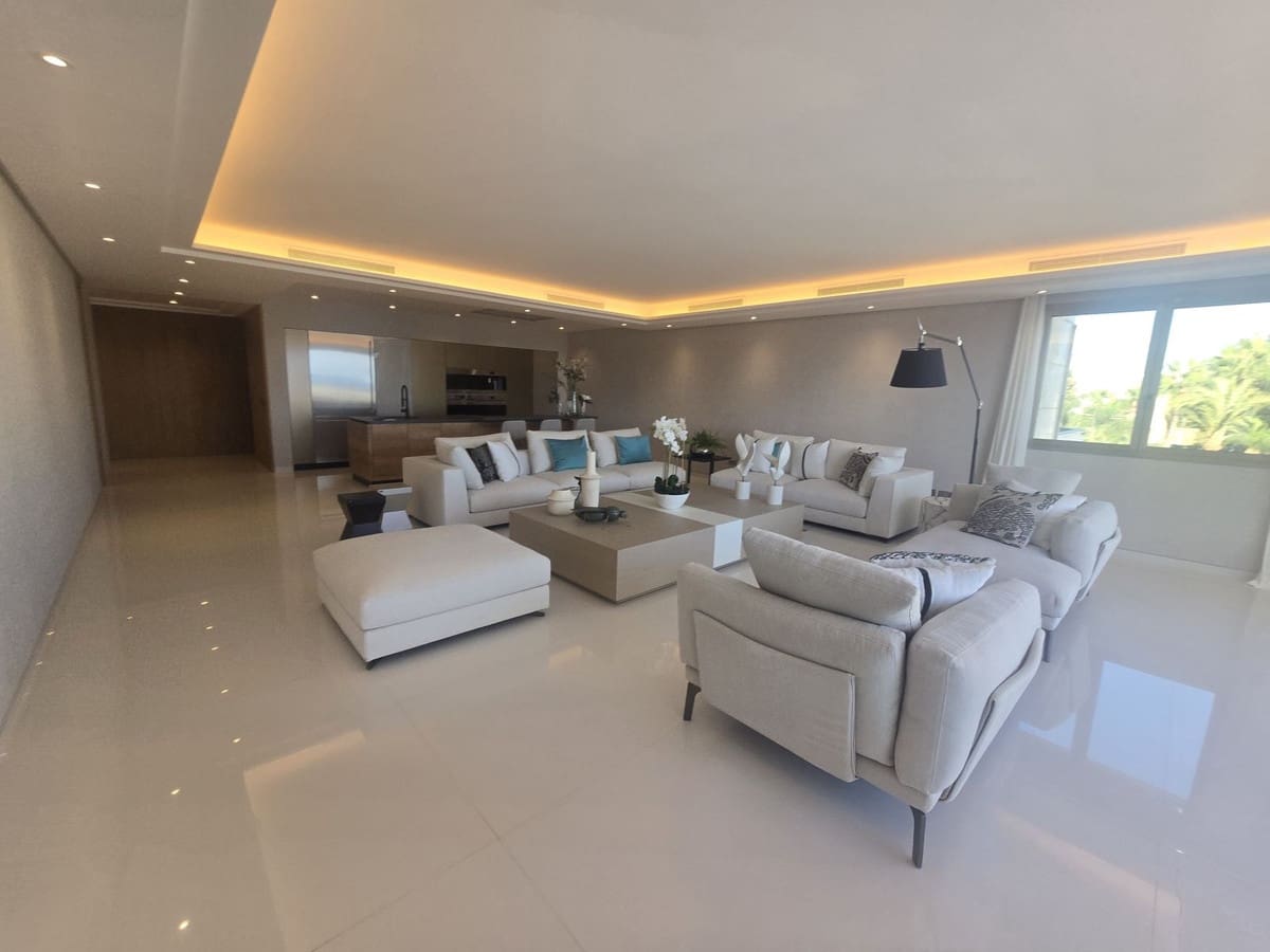4 bedroom Apartment for sale in Puerto Banus with pool garage - € 4,950,000 (Ref: 9332686)
