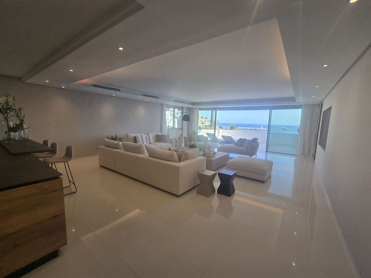 4 bedroom Apartment for sale in Puerto Banus with pool garage - € 4,950,000 (Ref: 9332686)