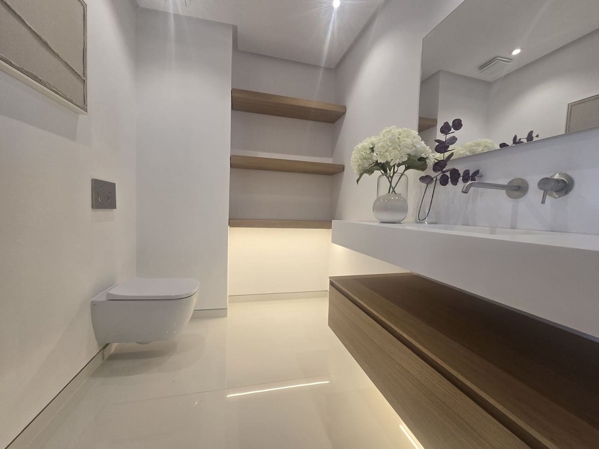 4 bedroom Apartment for sale in Puerto Banus with pool garage - € 4,950,000 (Ref: 9332686)