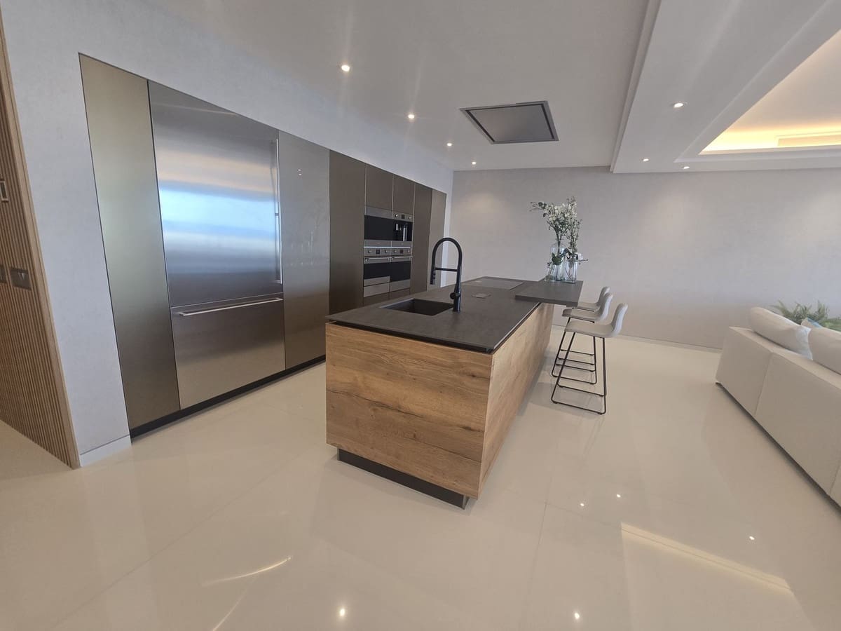 4 chambre Appartement à vendre à Puerto Banus avec piscine garage - 4 950 000 € (Ref: 9332686)