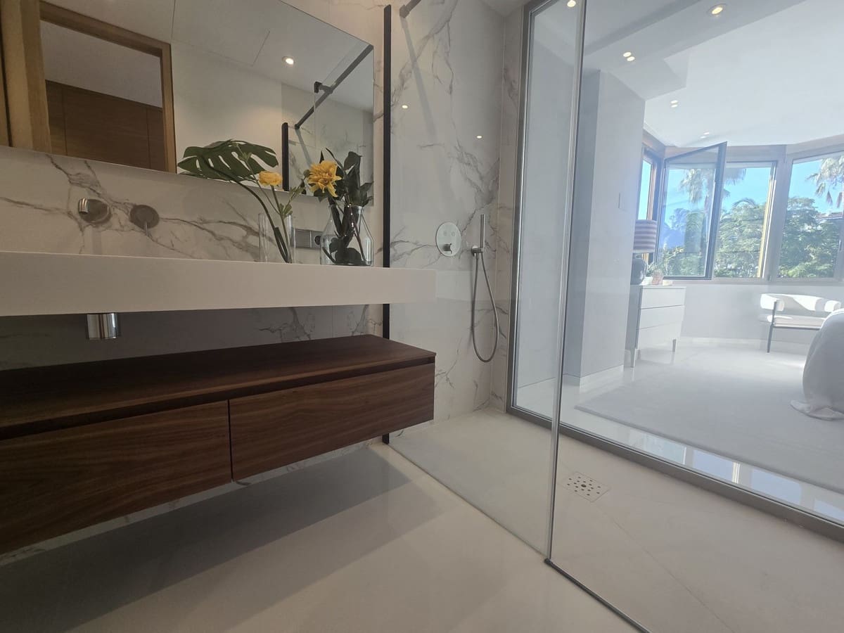 4 chambre Appartement à vendre à Puerto Banus avec piscine garage - 4 950 000 € (Ref: 9332686)