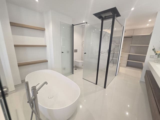 4 soveværelse Lejlighed til salg i Puerto Banus, Marbella med swimmingpool garage - € 4.950.000 (Ref: 9332686)