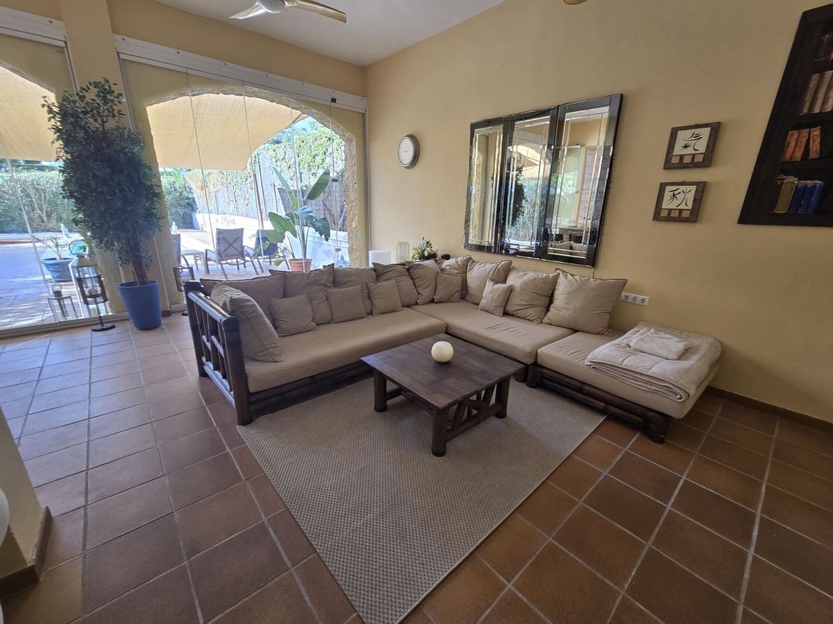 3 soveværelse Villa til salg i Calahonda med swimmingpool garage - € 699.000 (Ref: 9400207)