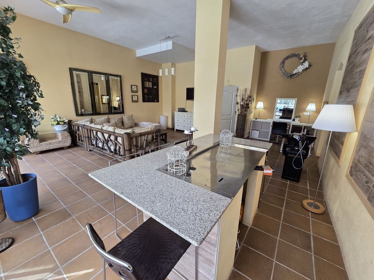 3 soveværelse Villa til salg i Calahonda med swimmingpool garage - € 699.000 (Ref: 9400207)