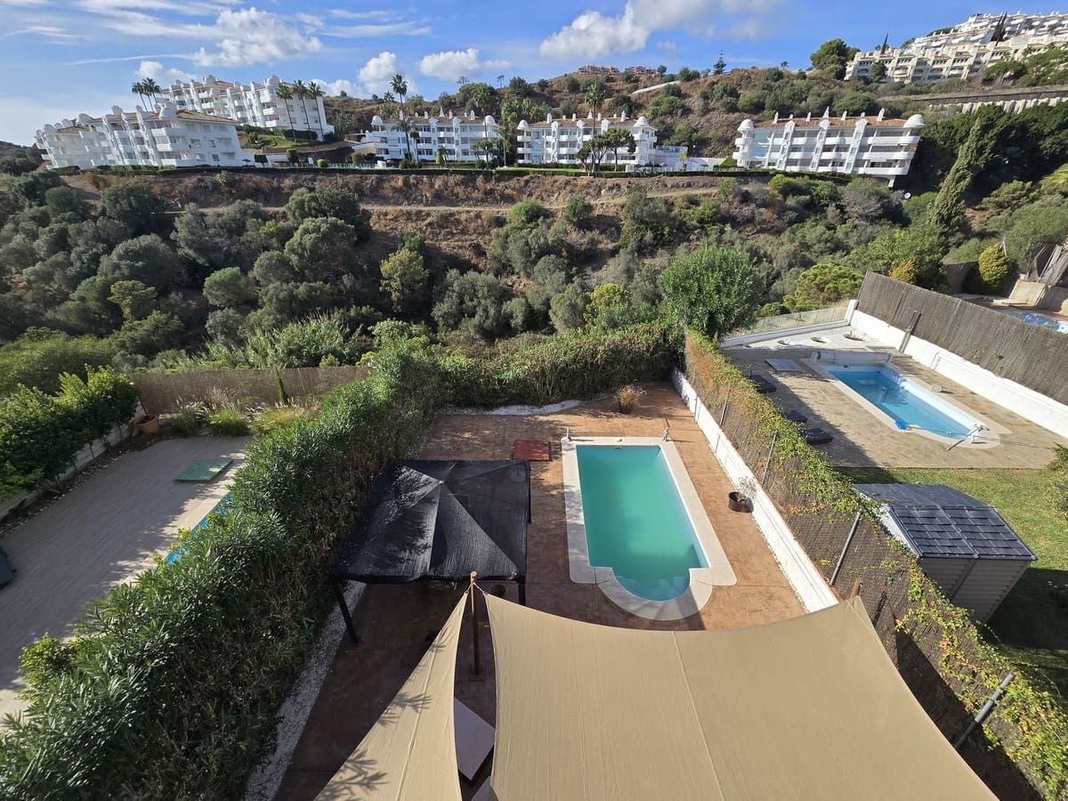 3 soveværelse Villa til salg i Calahonda med swimmingpool garage - € 699.000 (Ref: 9400207)