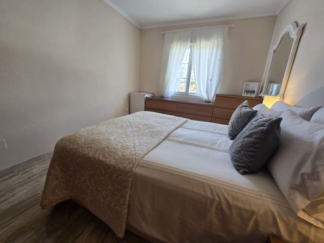 Chalet de 3 habitaciones en Calahonda, Mijas en venta con piscina garaje - 699.000 € (Ref: 9400207)