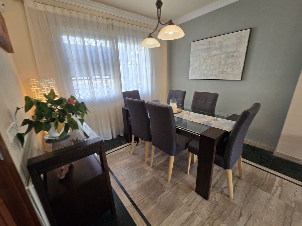 3 soverom Villa til salgs i Calahonda med svømmebasseng garasje - € 699 000 (Ref: 9400207)