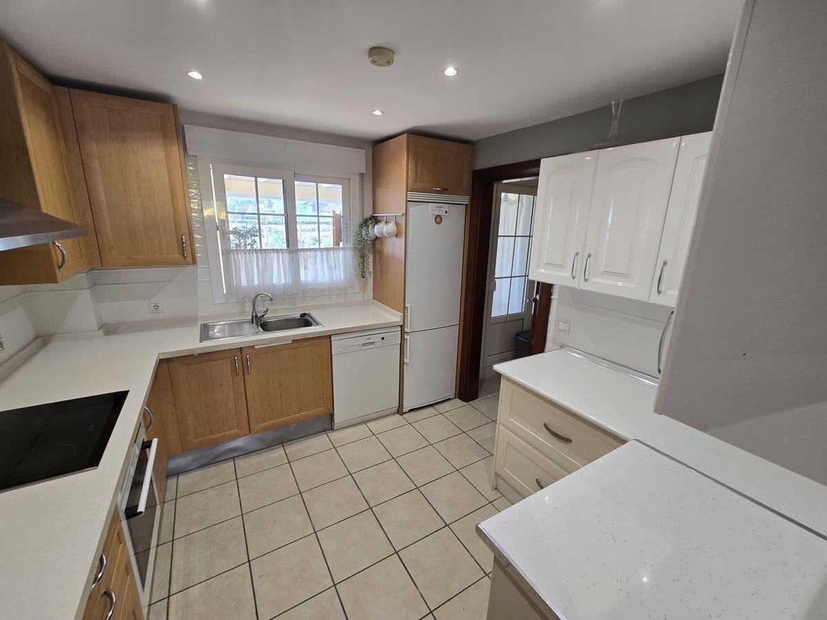 3 soverom Villa til salgs i Calahonda med svømmebasseng garasje - € 699 000 (Ref: 9400207)