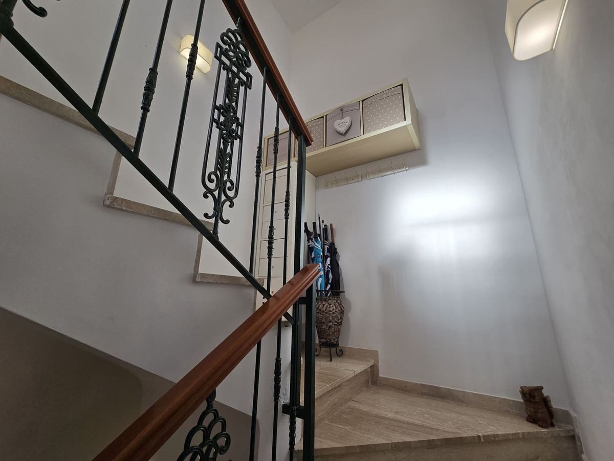 3 soverom Villa til salgs i Calahonda med svømmebasseng garasje - € 699 000 (Ref: 9400207)