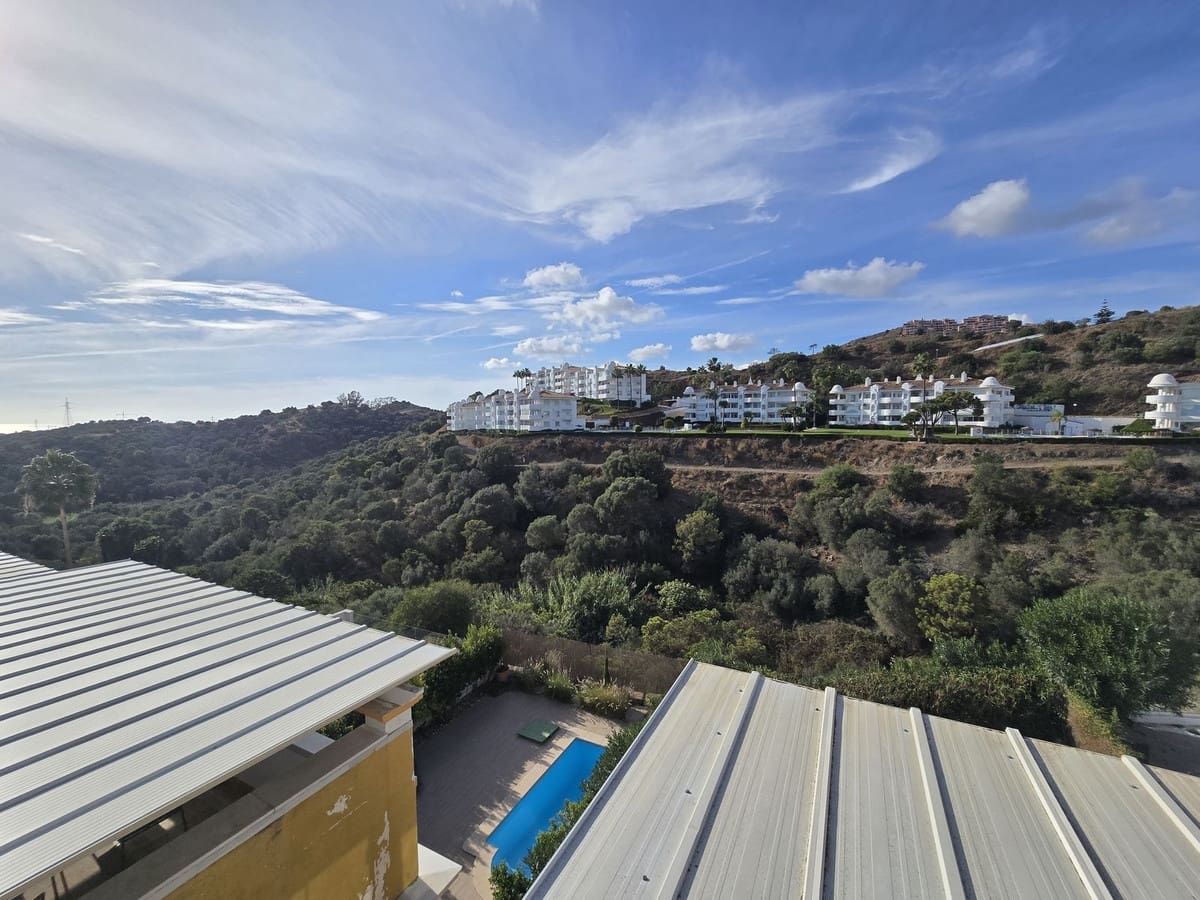 3 soverom Villa til salgs i Calahonda med svømmebasseng garasje - € 699 000 (Ref: 9400207)