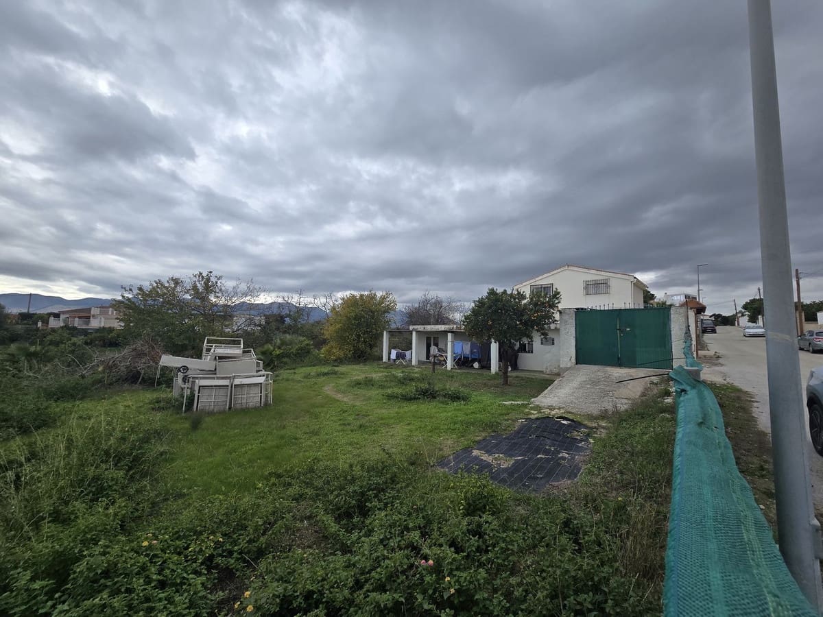 4 sypialnia Willa na sprzedaż w Alhaurin de la Torre z basenem garażem - 395 000 € (Ref: 9428925)