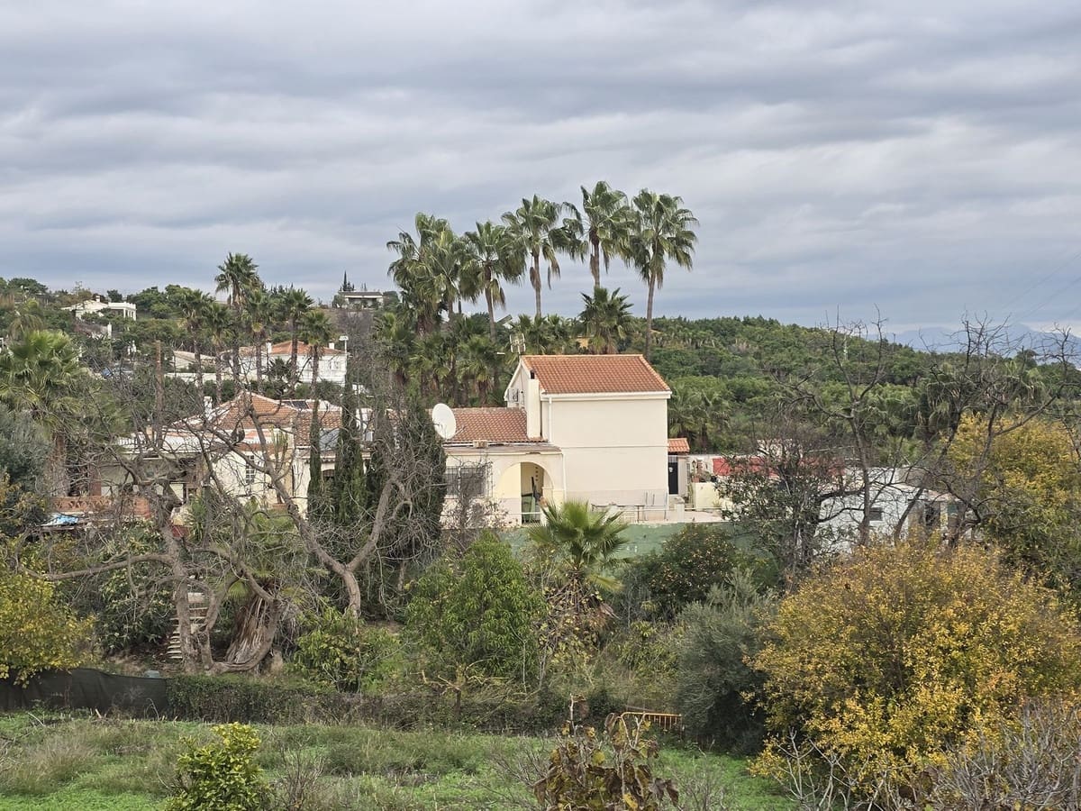 4 sypialnia Willa na sprzedaż w Alhaurin de la Torre z basenem garażem - 395 000 € (Ref: 9428925)