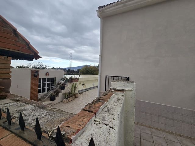 4 slaapkamer Villa te koop in Alhaurín de la Torre met zwembad garage - € 395.000 (Ref: 9428925)