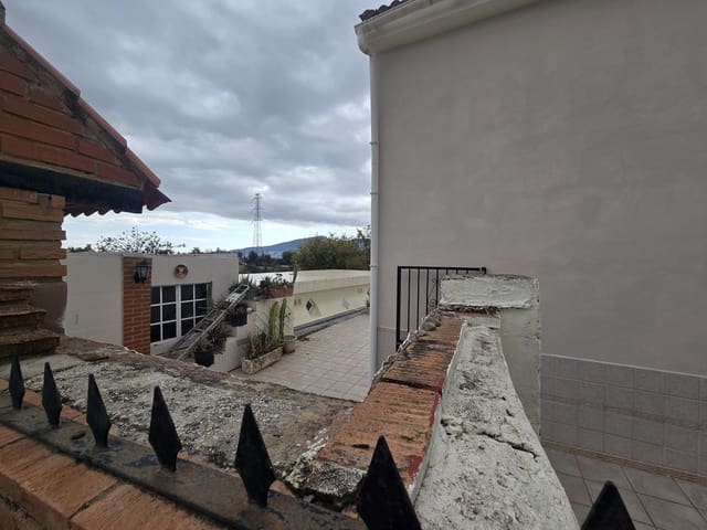 4 slaapkamer Villa te koop in Alhaurín de la Torre met zwembad garage - € 395.000 (Ref: 9428925)