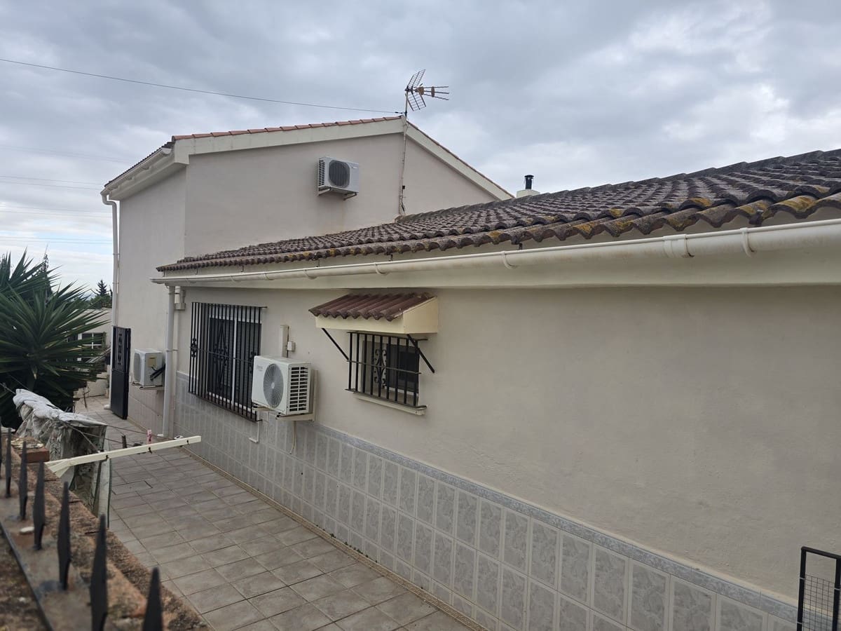 4 slaapkamer Villa te koop in Alhaurin de la Torre met zwembad garage - € 395.000 (Ref: 9428925)