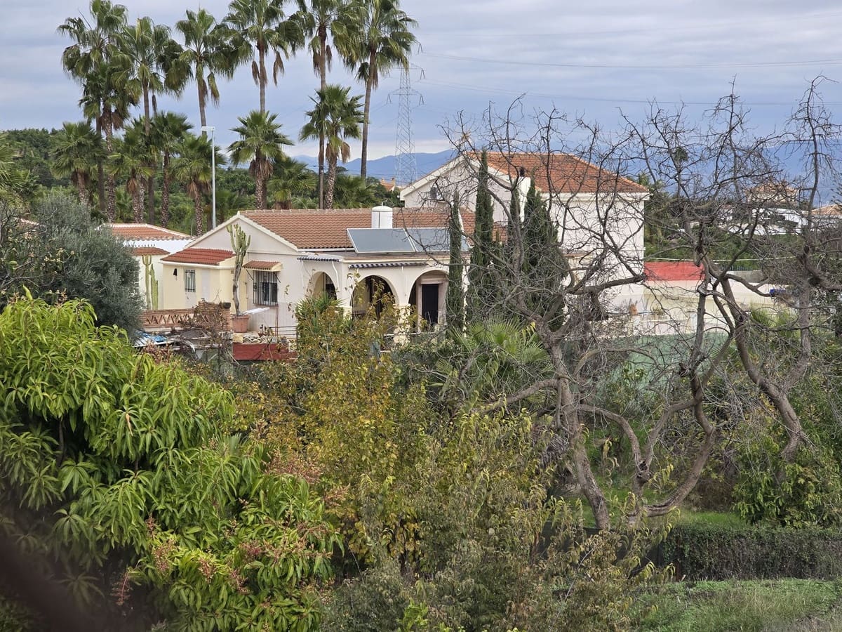 4 slaapkamer Villa te koop in Alhaurin de la Torre met zwembad garage - € 395.000 (Ref: 9428925)