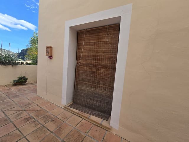 4 makuuhuone Omakotitalo myytävänä paikassa Benahavís mukana uima-altaan 
autotalli - 399 999 € (Ref: 9436343)