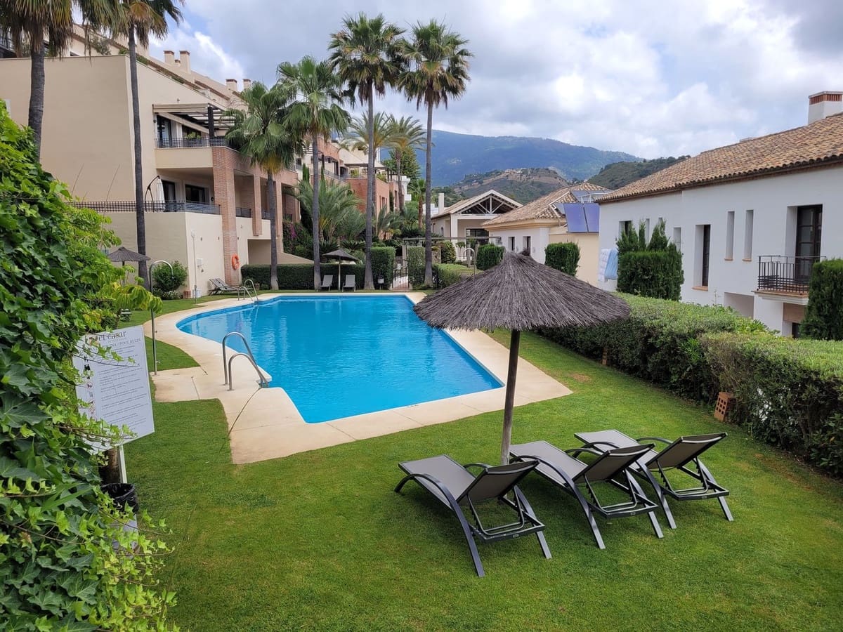 4 makuuhuone Omakotitalo myytävänä paikassa Benahavis mukana uima-altaan 
autotalli - 399 999 € (Ref: 9436343)